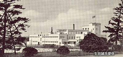「蔵前橋」から望む、1934（昭和9）年頃の「ライオン」の工場