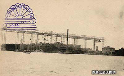 「川崎造船所」のガントリークレーン
