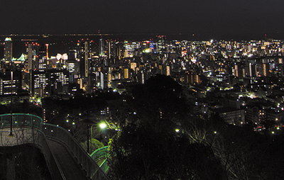 「諏訪山」の「金星台」から眺めた神戸市