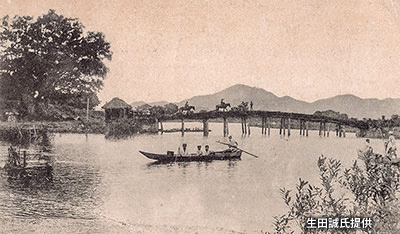 昭和初期の舟遊びの様子
