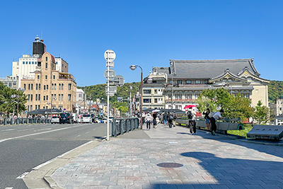 「四条大橋」と「鴨川」、水の恵みはときに災いに