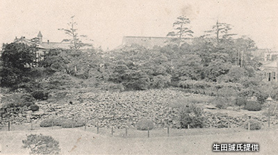 1907（明治40）年頃の「大蔵省」の中庭