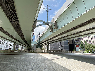 現在の「日本橋」と首都高速道路