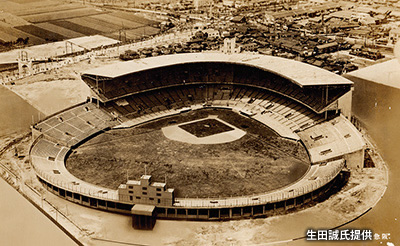 日本初の二層式スタンドをもつ 「阪急西宮球場」