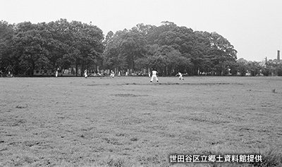 1961（昭和36）年撮影の「砧緑地」の野球場