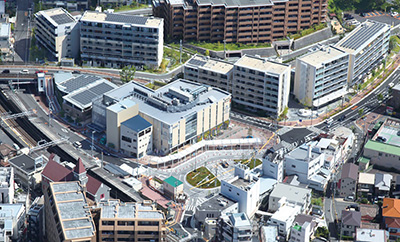 駅前商業施設や交通広場が完成した現在の「千里山団地」