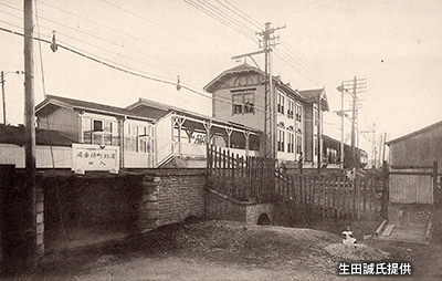 行楽客も利用した「浜松町駅」 