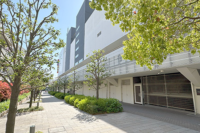 「兵庫県御影師範学校」の跡地は大型商業施設に