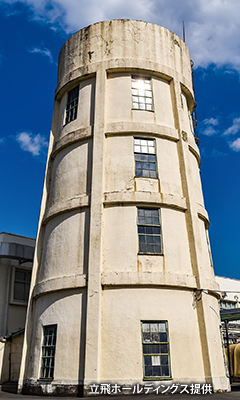 1938(昭和13)年築の給水塔