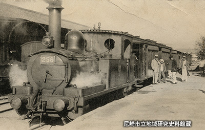 1891（明治24）年、川辺馬車鉄道が開業