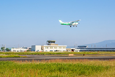 「阪神飛行学校」に始まる「八尾空港」