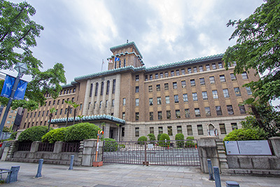『キングの塔』と呼ばれる「神奈川県庁本庁舎」